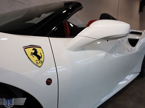 Used 2018 Ferrari 488 Spider RWD image 16