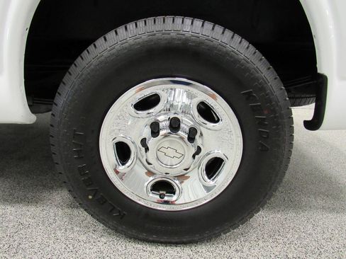 Used 2020 Chevrolet Express 2500 w/ Driver Convenience Package image 11