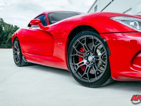 Used 2014 SRT Viper GTS w/ GTS Laguna Interior Package RWD image 28