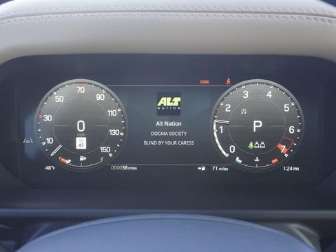 New 2025 Land Rover Defender 110 X-Dynamic SE image 11