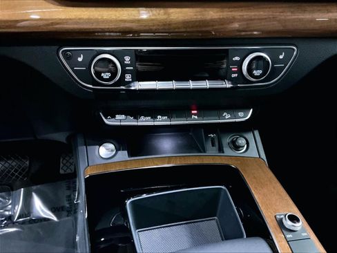 Used 2023 Audi Q5 2.0T Premium w/ Convenience Package image 33