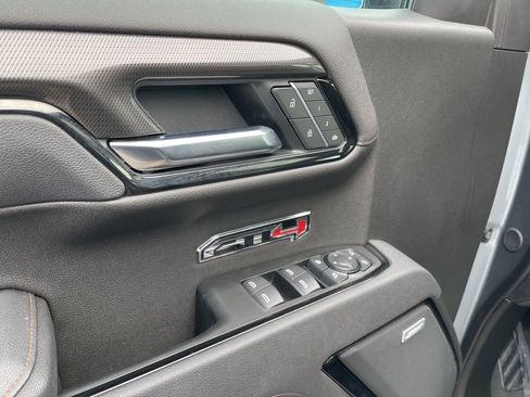 Used 2025 GMC Sierra 1500 AT4 w/ AT4 Premium Package image 6