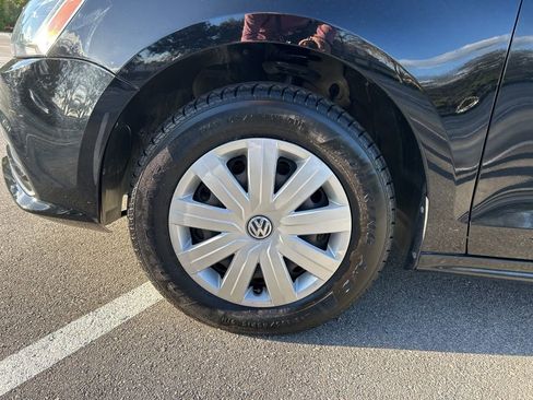 Used 2015 Volkswagen Jetta S image 48