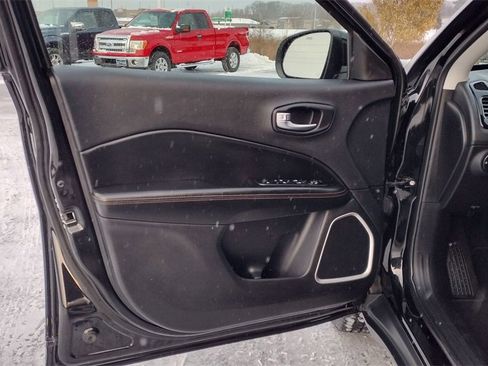 Used 2019 Jeep Compass Limited image 10