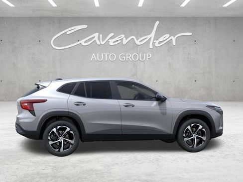 New 2026 Chevrolet Trax RS w/ Driver Confidence Package FWD image 5