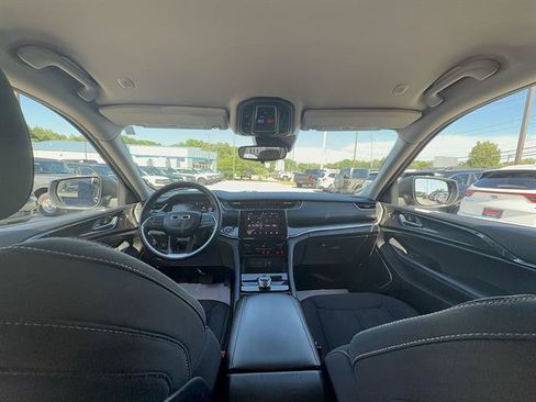 Used 2022 Jeep Grand Cherokee L Laredo w/ Luxury Tech Group I AWD/4WD image 20