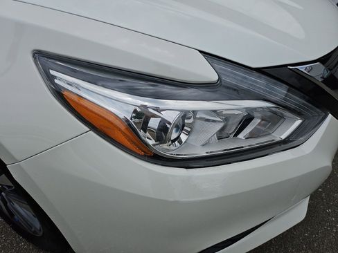 Used 2017 Nissan Altima 2.5 SV FWD image 7