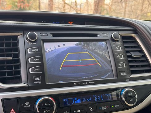 Used 2016 Toyota Highlander Limited image 32