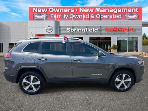 Used 2019 Jeep Cherokee Limited AWD/4WD image 4