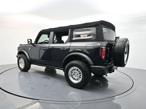 Used 2022 Ford Bronco Badlands image 9