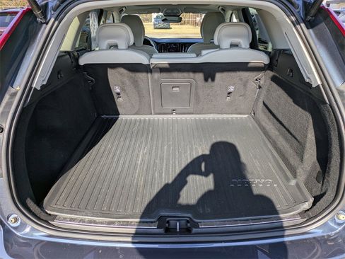 Certified 2023 Volvo XC60 B5 Plus w/ Climate Package image 13