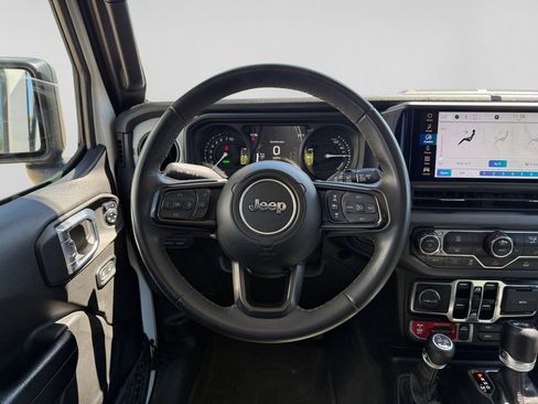 Used 2024 Jeep Wrangler Unlimited AWD/4WD image 15