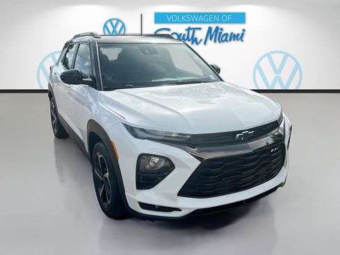 Used 2022 Chevrolet TrailBlazer RS FWD image 1