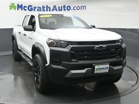 Used 2023 Chevrolet Colorado Trail Boss w/ Advanced Trailering Package AWD/4WD image 5