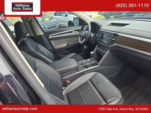 Used 2023 Volkswagen Atlas SE image 16