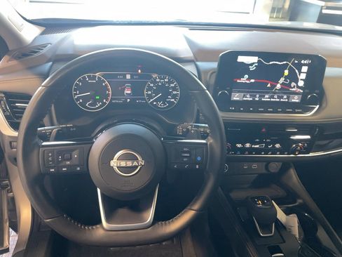 Used 2023 Nissan Rogue SL w/ SL Premium Package image 10