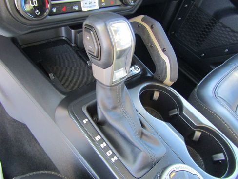 Used 2025 Ford Bronco Badlands AWD/4WD image 26