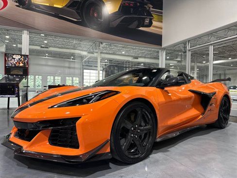 Used 2023 Chevrolet Corvette Z06 w/ Z07 Performance Package RWD image 26