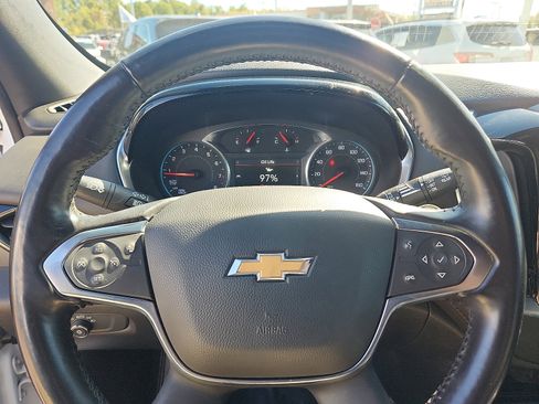 Used 2022 Chevrolet Traverse LT image 18