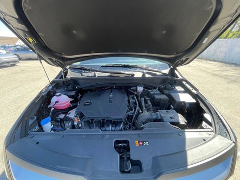 Used 2025 Kia Sportage LX image 31