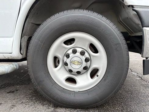 Used 2024 Chevrolet Express 2500 w/ Driver Convenience Package image 16
