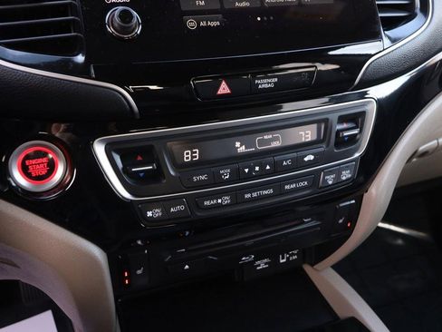 Used 2022 Honda Pilot Touring image 18