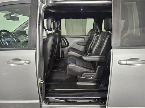 Used 2019 Dodge Grand Caravan GT image 22