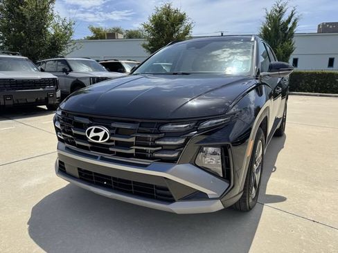 Used 2025 Hyundai Tucson SEL FWD image 11