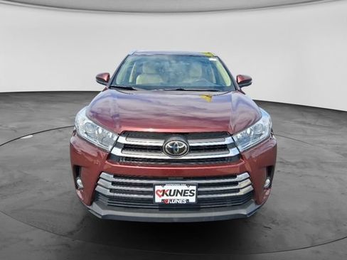 Used 2017 Toyota Highlander Limited AWD/4WD image 12