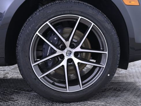 Used 2026 Porsche Macan AWD/4WD image 14