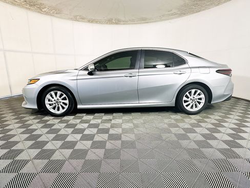 Used 2024 Toyota Camry LE w/ Convenience Package FWD image 6
