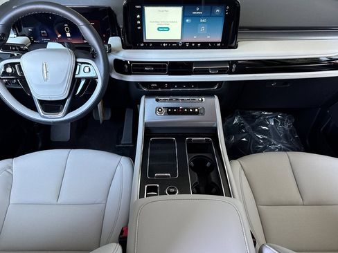 New 2026 Lincoln Aviator 2WD image 10