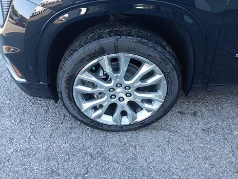 New 2026 GMC Acadia Denali w/ Super Cruise Package FWD image 2