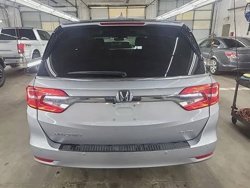 Used 2018 Honda Odyssey Elite image 3