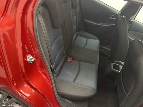 Used 2020 Toyota Yaris L image 11