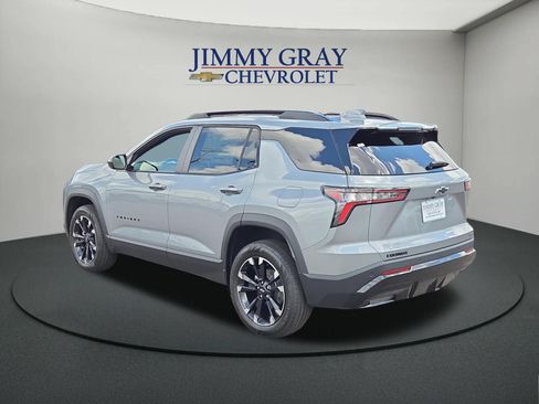 New 2027 Chevrolet Equinox RS w/ Convenience Package III FWD image 3