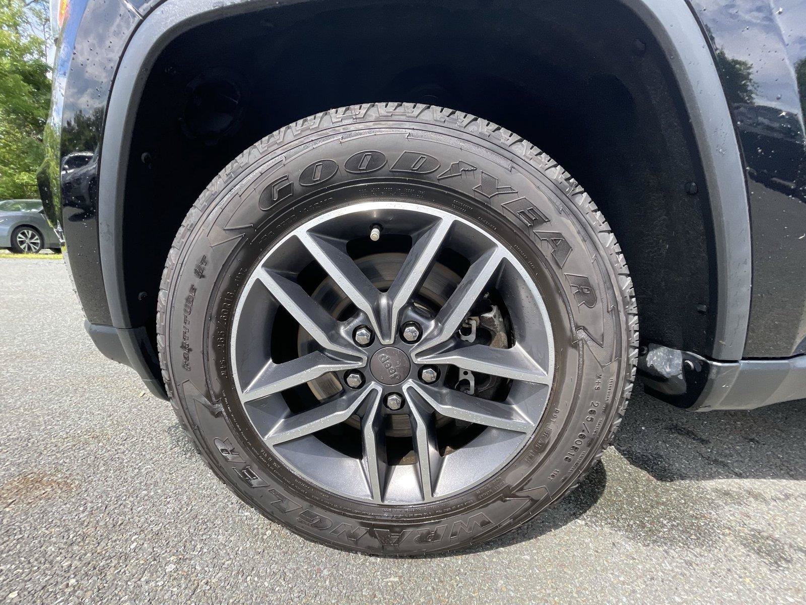 Used 2021 Jeep Grand Cherokee Limited w/ Sun & Sound Group AWD/4WD image 27