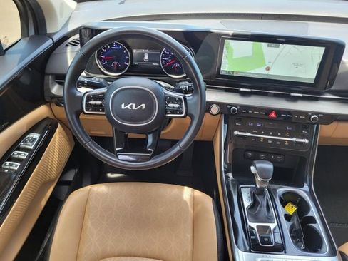 Used 2024 Kia Carnival EX FWD image 21