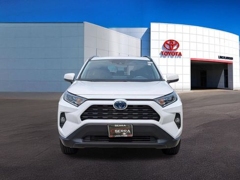 Used 2021 Toyota RAV4 XLE w/ Convenience Package AWD/4WD image 4