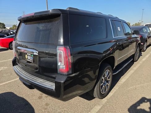 Used 2018 GMC Yukon XL Denali RWD image 4