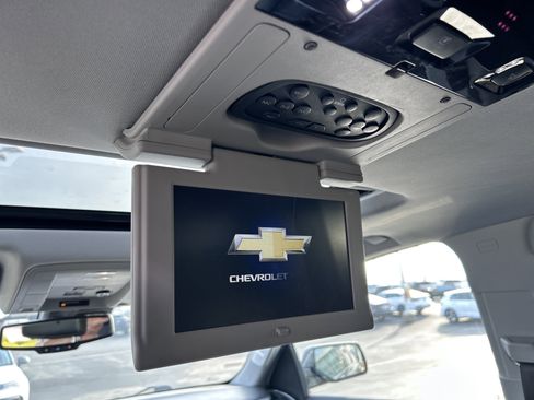 Used 2020 Chevrolet Suburban LT image 27