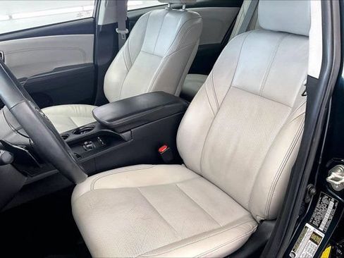 Used 2016 Toyota Avalon Limited w/ Protection Package FWD image 18