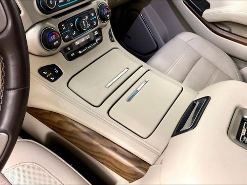 Certified 2020 GMC Yukon Denali w/ Denali Premium Package AWD/4WD image 15