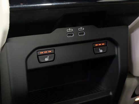 Used 2024 BMW 530i xDrive image 40