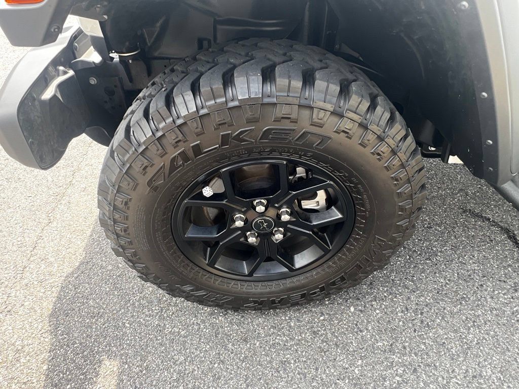 Used 2025 Jeep Wrangler Unlimited Sport AWD/4WD image 13