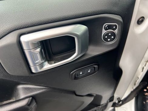 Used 2020 Jeep Wrangler Sport AWD/4WD image 11