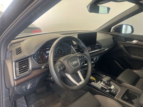 Used 2023 Audi Q5 2.0T Premium w/ Convenience Package image 5