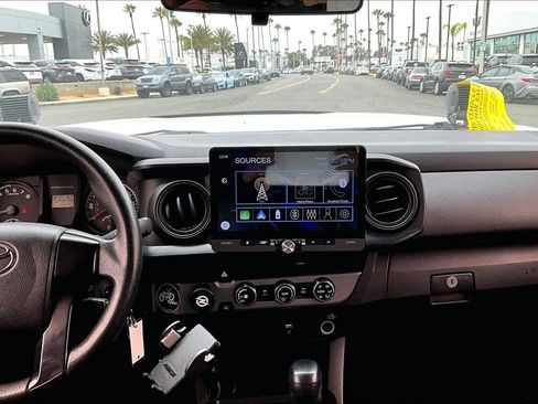 Used 2016 Toyota Tacoma SR w/ SR Convenience Package RWD image 33