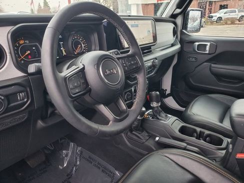 Used 2025 Jeep Wrangler Sport AWD/4WD image 15