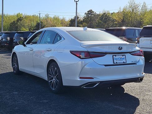 Used 2022 Lexus ES 350 w/ Premium Package FWD image 4